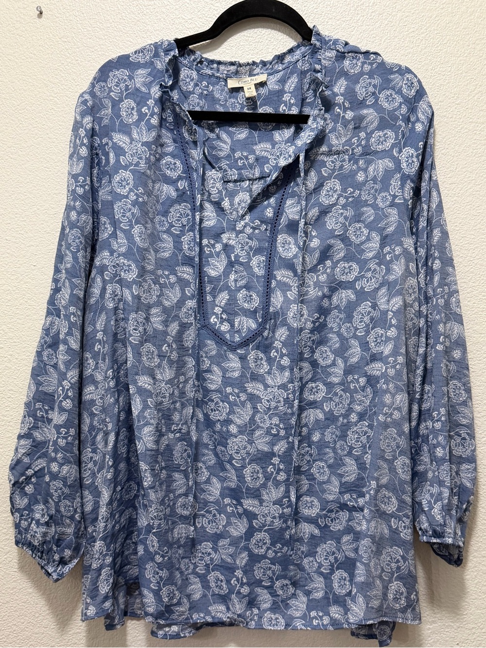 Como Blu light blue and white floral pull over lightweight blouse, 3X